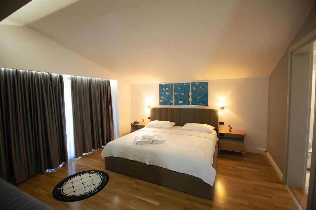 Vila Mariss Korce Albania