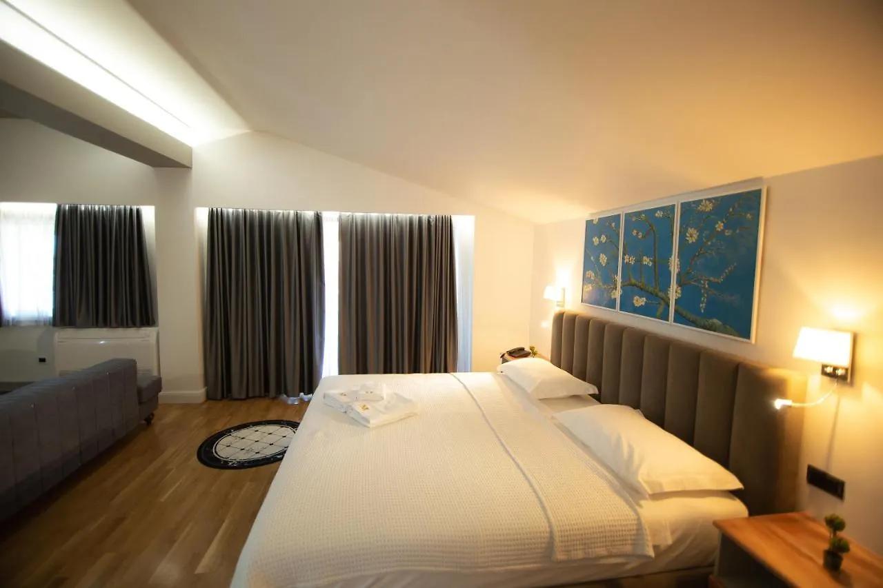 **** Hotel Vila Mariss Korce Albania