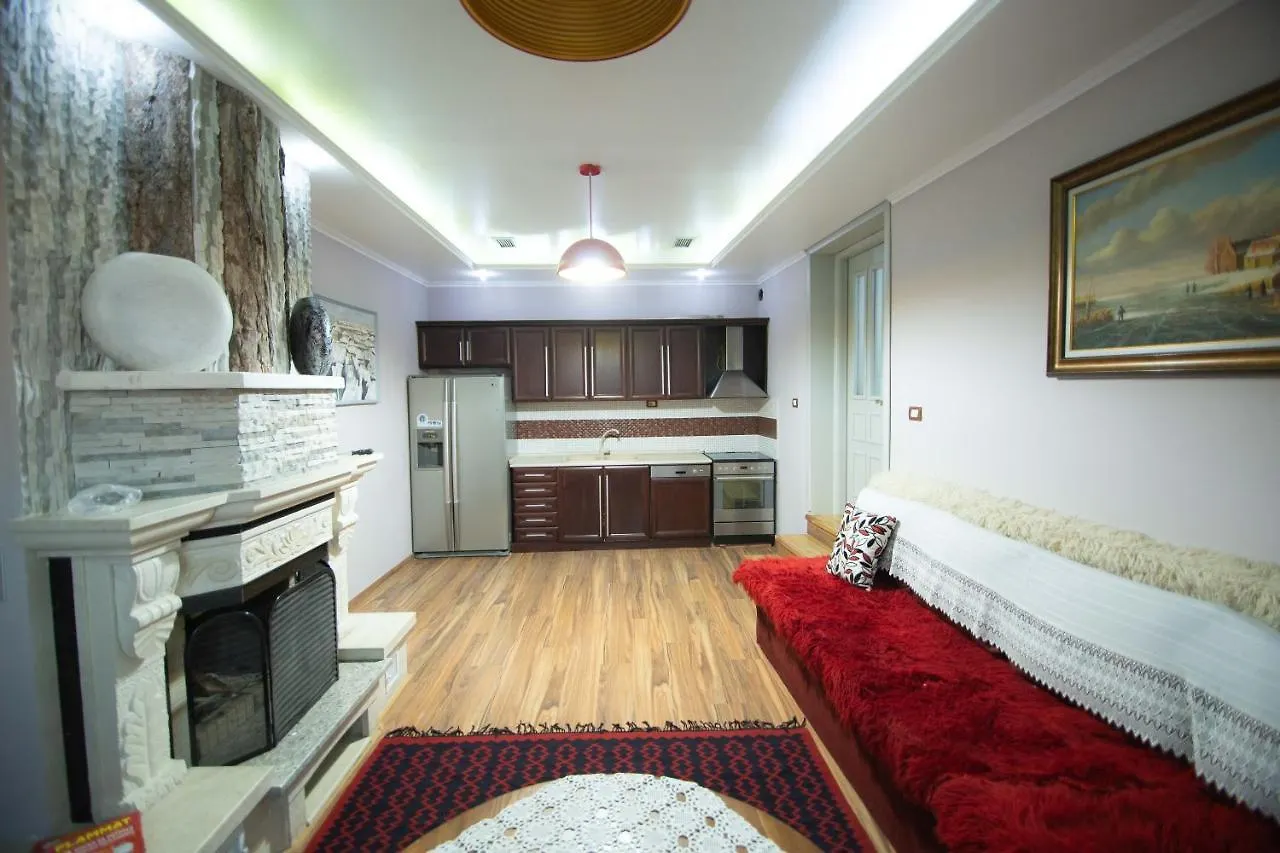 Vila Mariss Korce